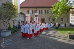 24_ek_05.jpg